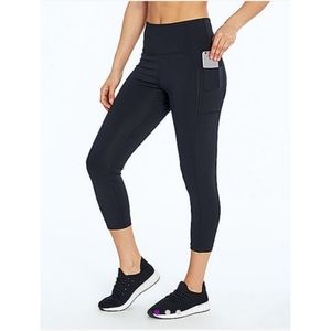 Bally's Total Fitness Pocket High Rise Capri Leggings Black 3X